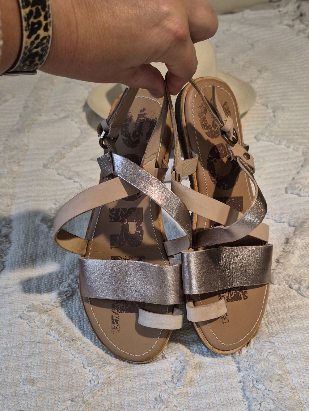SOREL Ella Criss Cross Flat Sandals